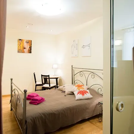 Old Park Apartment